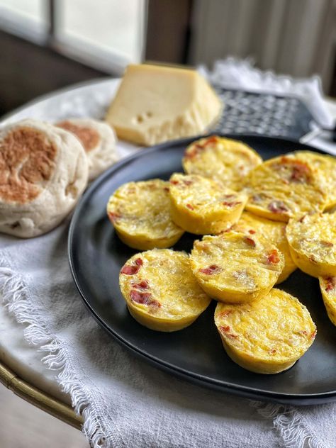 Think: the coffee shop egg bites, but meal prepped for the week, less expensive, and you're in control of the ingredients! These copycat bacon gruyere egg bites are delicious, healthy, and easy to make.  The best part? They are less calories and WW points than the store-bought version, less expensive, and taste just as good!  These are a great option for meal prep if you are looking for something that tastes indulgent but keeps you away from the drivethru! Copycat Bacon Gruyere Egg Bites, Creamy Egg Bites, Bacon Gruyere Egg Bites, Gruyere Egg Bites, Macro Foods, Sweet Savory And Steph, Ww 2024, Meal Prep Menu, Slow Cooker Breakfast Casserole