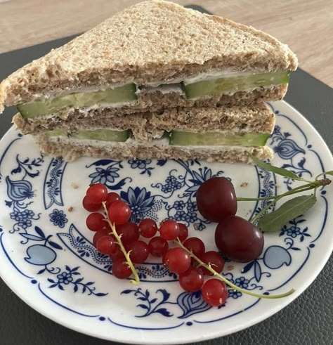 Sandwiches Aesthetic, Cream Cheese Sandwich, Aesthetic Treats, Kitchen Section, Cream Cheese Sandwiches, Cucumber Sandwich, Sour Cherries, Healthy Plates, Lunch Dinner Ideas