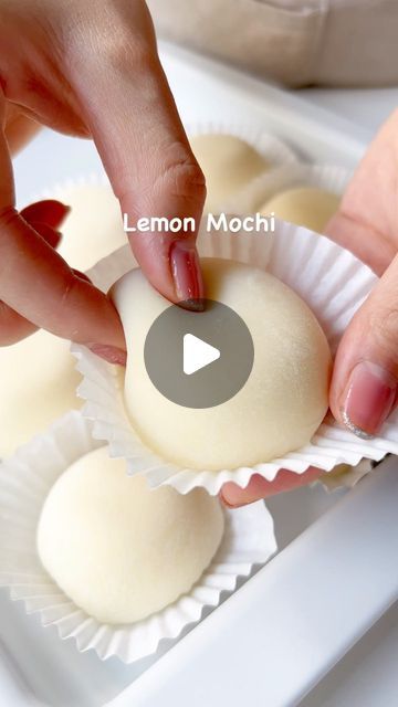 Lemon Mochi Recipe, Lemon Mochi, Mochi Desserts, Mochi Recipe, Eclair Cake, Lemon Dessert, Mini Bundt Cakes, Animal Cake, Lemon Desserts