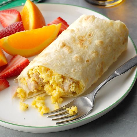 Breakfast Wraps Breakfast Wraps Recipes, Egg Wraps, Breakfast Wrap, Recipes With Flour Tortillas, Slow Cooker Breakfast, Breakfast Wraps, Breakfast Burrito, Grab And Go Breakfast, Burritos Recipe