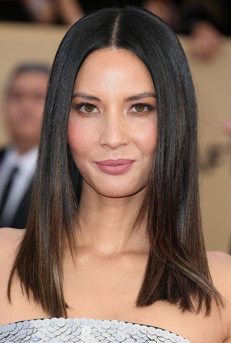 Celebrity Brunette Shades We Love—The best dark hair in Hollywood: Olivia Munn Celebrities With Brunette Hair, Celebrity Hair Color Brunette, Dark Brown Hair Celebrities, Olivia Munn Hair Color, Selena Gomez Dark Brown Hair, Matte Make Up, Balayage Ombré, Blonde Dye, Womens Haircuts Medium