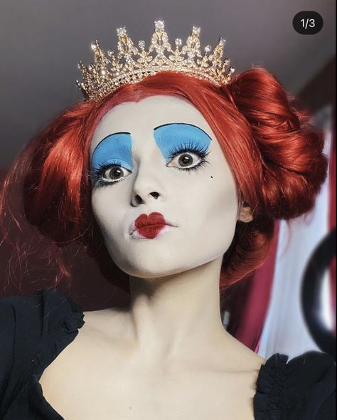 Queen Party Theme, Red Queen Makeup, Halloween Costumes Cool, Red Hair Halloween, Red Hair Costume, Red Queen Costume, Red Hair Halloween Costumes, Halloween Alice In Wonderland, Alice In Wonderland Makeup