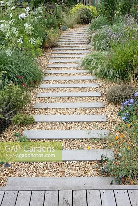 Sloped Gravel Path, Modern Stepping Stone Path, Stepping Stones In Gravel, Compacted Gravel Pathway, Garden Path Ideas Stepping Stones, Gravel Floor, Stepping Stones Pathway, Pebble Path, Garden Slabs