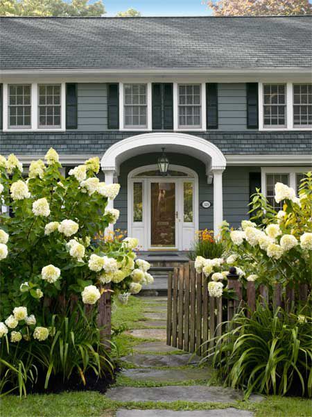 A Private and Inviting Front Yard - This Old House Front Yard Flowers, Yard Privacy, Naturalistic Garden, Stepping Stone Paths, Pathway Landscaping, Front Yard Design, Front Yard Fence, This Old House, Front Yard Garden