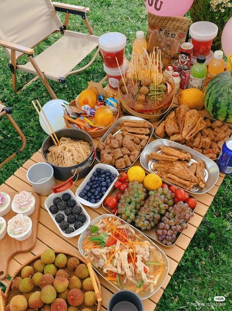 Picnic Asian Food, Picnic Korean Food, Aesthetic Food Picnic, Korean Picnic Food, Picnic Date Food, Picnic Snacks, Elegant Food, Catering Ideas Food, Food Clipart