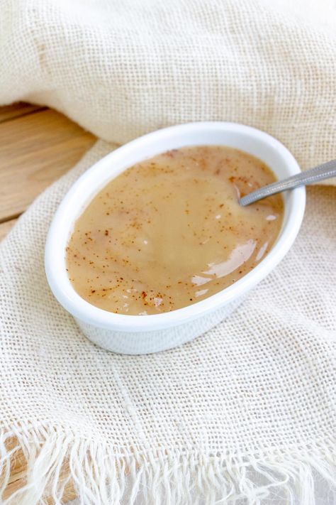 This Popeye's Cajun Gravy Copycat recipe is the perfect thing to cook up for a batch of mashed potatoes and gravy. It's easy to make and delicious! Copycat Popeyes Gravy, Popeyes Copycat Recipes, Popeyes Recipes, Popeyes Cajun Gravy Recipe, Popeyes Gravy Recipe, Cajun Gravy Recipe, Roux Recipes, Cajun Gravy, Curry Sauce Recipe