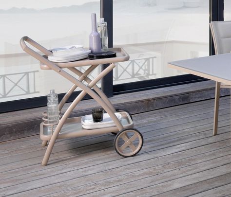 Touch Tea Cart by Talenti - Home Decorating Trends - Homedit Garden Trolley, Bar Cart Design, Modern Bar Cart, Tea Trolley, Online Interior Design Services, Tea Cart, Italian Garden, Outdoor Armchair, Living Room And Dining Room