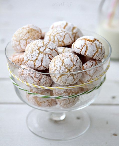 My Kitchen Antics: Almond crinkle cookies Crinkle Cookies Gluten Free, Italian Desserts Traditional, Crackle Cookies, Almond Biscotti, Cookies Gluten Free, Crinkle Cookies, Sweet Wine, Biscuits Cookies, Almond Cookies