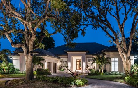 Augusta Model in Bonita Bay – SOLD | Harwick Homes Bay Front Homes, Long Island Homes Exterior, Camps Bay Houses, Florida Homes Exterior, Grand Homes Builder Texas, Modern Bel Air Mansion, American Style House, One Storey House, Modern House Floor Plans