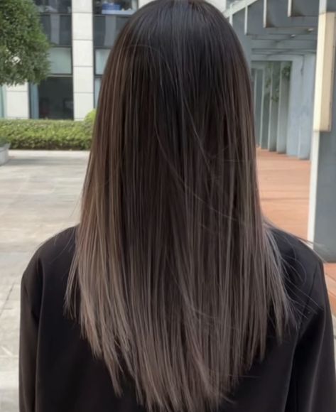 Balayage Straight Hair 2023, Ashy Brown Hair Balayage Straight, Shadow Balayage Dark Brown Ash, Balayage For Dark Brown Hair Straight Medium, Ash Brown Balayage Straight Hair, Ashy Ombre Hair, Ash Brown Hair Color Balayage, Ombre Ash Brown Hair, Straight Dark Brown Hair With Highlights