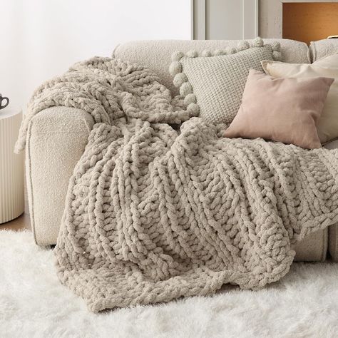 Chunky knit throw blanket