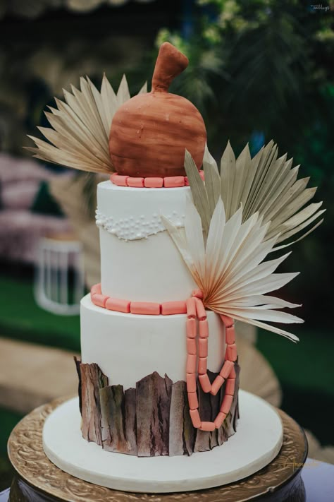 Traditional Cakes Wedding African, Africa Cake, African Wedding Cakes, African Cake, African Wedding Theme, Cake Bride, Igbo Traditional Wedding, Cake Structure, Nigerian Traditional Wedding