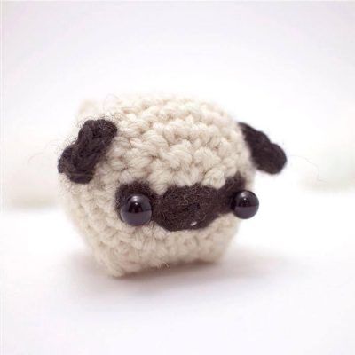 11 Animales miniatura que los amantes del tejido amarán Easy Crochet Animals, Confection Au Crochet, Gifts Mom, Kawaii Crochet, Crochet Simple, Fun Crochet Projects, Crochet Animal Patterns, Crochet Diy, Crochet Keychain