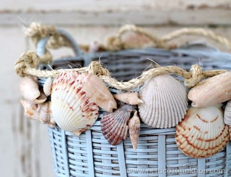 how to decorate a basket with seashells Petticoat Junktion How To Decorate A Basket, Basket Makeover, Deco Marine, Art Coquillage, Seashell Projects, Basket Crafts, Cottage By The Sea, Shell Crafts Diy, Sea Crafts