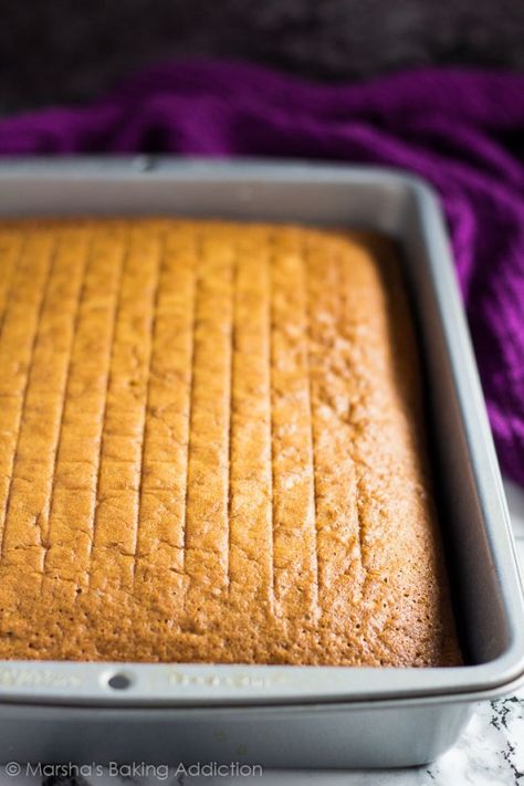 Sponge Sheet Cake, Fluffy Vanilla Cake Recipe, Vanilla Sheet Cake, Full Sheet Cake, Pastel Rectangular, Best Vanilla Cake Recipe, Vanilla Sheet Cakes, Unfrosted Cake, Slab Cake