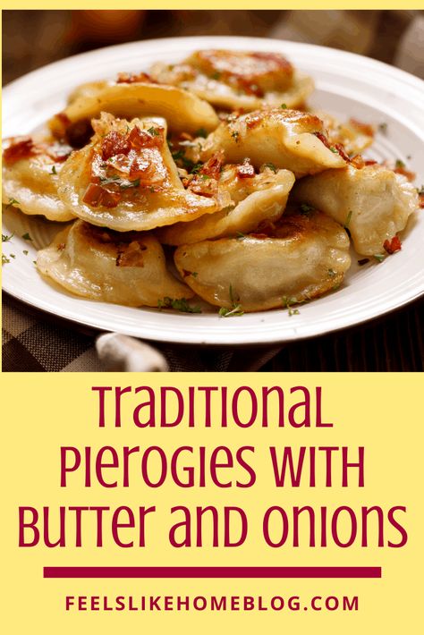 Traditional pierogies with butter and onions - This simple and easy recipe starts with a box of frozen pierogies and takes just a few minutes to sauté with butter and onions. Topped with a bit of sour cream, they make a perfect side dish. Potato And Onion Perogies, Frozen Perogies Recipe Pierogi Casserole, Pierogies Recipe Frozen, Best Perogies Recipe, Perogies Frozen Recipes, Pierogies With Butter And Onions, Pan Fried Perogies Frozen, Perogie Dinner Ideas Dishes, Frozen Pierogies Recipe Dinners