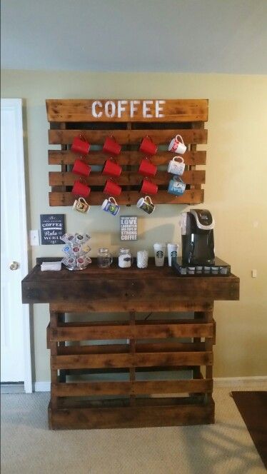 Crate Coffee Bar Diy, Coffee Bar Pallet Diy Projects, Diy Pallet Coffee Bar, Pallet Coffee Bar Diy, Ideas Con Palets Cocina, Diy Coffee Stand, Pallet Coffee Bar, Coffee Bar Aesthetic, Instagram Story Coffee