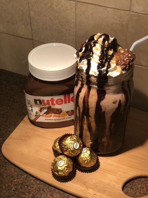 Nutella frappe!!!! Nutella Frappe, Food Yummy, Frappe, Root Beer, Beer Can, Nutella, Beverage Can, Sweet Tooth, Drinks