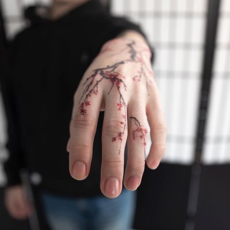 Pine Tattoo, Watercolor Tattoo Ideas, Flowers Tattoos, Mandala Hand Tattoos, Sakura Tattoo, Flower Tattoo Ideas, Stylish Tattoo, One Piece Tattoos, Tattoo Inspiration Men