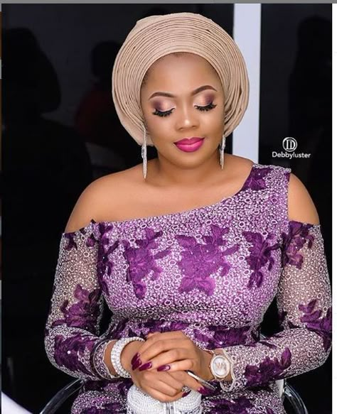 THE COLLECTION OF GELE AND MAKE-UP STYLES 2019 Nigerian Dress Styles, African Lace Styles, African Print Dress Ankara, African Fashion Skirts, African Dresses Modern, African Print Dress Designs, Lace Dress Styles, African Lace Dresses, African Fashion Ankara