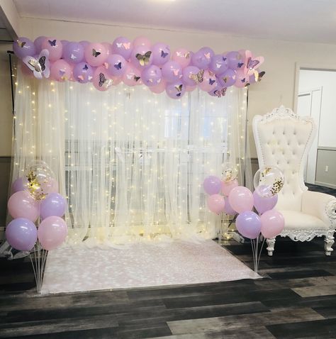 Butterfly Theme 18th Birthday Party, Purple Butterfly Balloon Garland, Gender Reveal Ideas Butterfly, Butterfly Garland Backdrop, Purple And Pink Themed Birthday Party, Pink And Purple Butterfly Birthday Party, Butterfly Decorations For Birthday, Pink Purple Decorations Birthday Parties, Pink Butterfly Themed Birthday Party