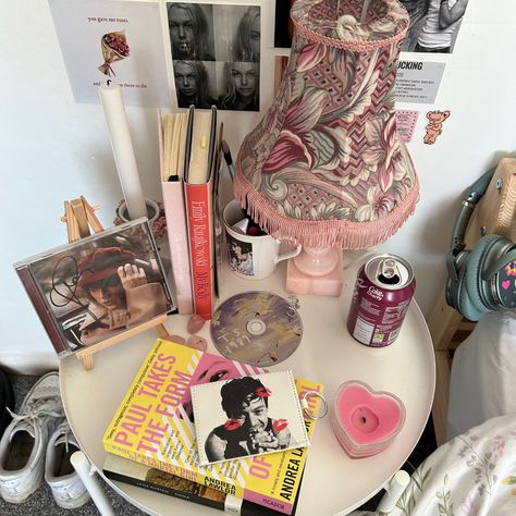 Bedside Aesthetic, Cd Setup, Night Stand Aesthetic, Bedside Table Aesthetic, Night Stand Decor, Girl Nightstand, Girl Bedside Table, Nightstand Aesthetic, Uni Bedroom