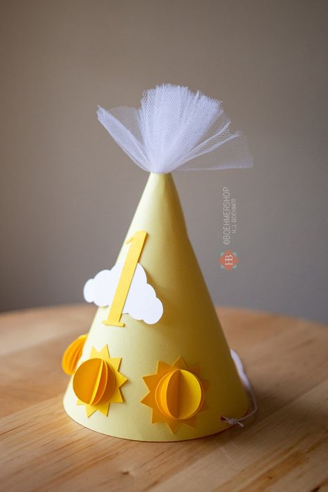 Sun Party Theme, Sun Themed Party, First Birthday Sunshine, Sunshine Themed Party, Sunshine Birthday Theme, Sun First Birthday, First Birthday Wishes, Sunshine Theme, Paper Sun