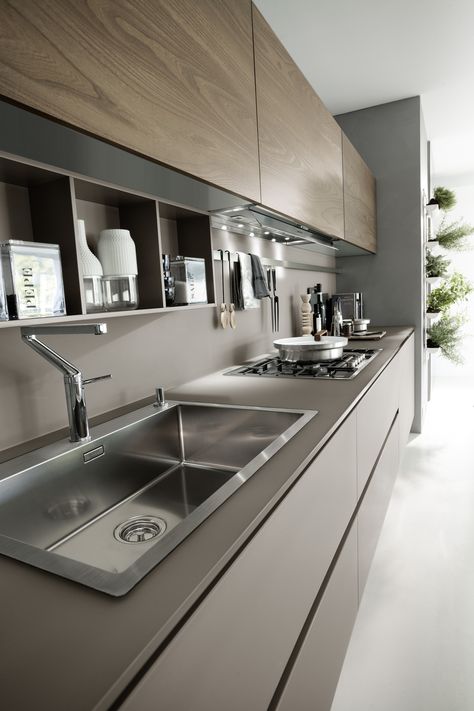 System Collection is a modern kitchen that is easy and only creates light barriers between the living areas. This model distinguishes itself by coupling technology with natural materials while the visible structures support, organize and contain, the worktop extends like a real working surface. This while the geometric shapes, with essential lines and generous dimensions, create a refined and contemporary “oasis”, with a trenchant and luxury personality, dedicated to living in the kitchen. Hiasan Dalaman Dapur, Idea Dapur, Dapur Moden, Desain Pantry Dapur, Modern Kitchen Set, Reka Bentuk Dapur, Rumah Moden, Hiasan Dalaman Rumah, Sinks Kitchen