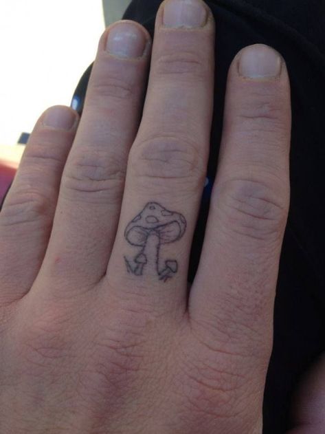 mushroom finger tattoo i did on a friend he loves it :) #tattoo?deas #tattoo #tattootrend #piercing #piercing #dedo Linear Tattoos, Dr Tattoo, Henne Tattoo, Stick Tattoo, Stick Poke Tattoo, 16 Tattoo, Mushroom Tattoo, Autumn Tattoo, Tattoo Trend