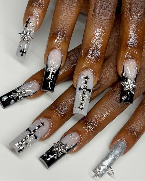 diana ʚ♡⃛ɞ on Instagram: “☠️🖤 charms from @chulasbeautystore • #kawaiinails #blacknails #dmvnailtech #mdnailtech #marylandnailtech” Spring Acrylic Nails, Leopard Print Nails, Goth Nails, Grunge Nails, Kawaii Nails, Birthday Nails, Girls Nails, Minimalist Nails, Dope Nails