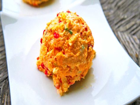 "The" Master's Pimento Cheese Sandwich | Home of the $1.50 Sandwich - Butter-n-Thyme's Kitchen Masters Pimento Cheese Recipe, Masters Pimento Cheese, Pimento Cheese Sandwich, Instant Pot Chicken Breast, Pimento Cheese Recipe, Cilantro Lime Rice Recipe, Pimento Cheese Sandwiches, Homemade Pimento Cheese, Cheese Sandwich Recipe