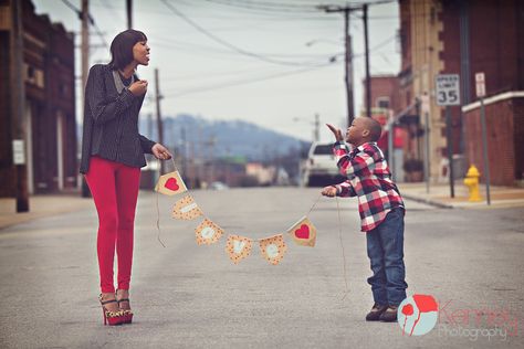 CUTE mom and son Valentine's Day banner pose!! Photography Facebook: https://www.facebook.com/KenneyPhoto Valentines Portraits, Mother Son Poses, Mother Son Pictures, Son Pictures, Mom And Son Outfits, Mother Son Photos, Son Photo Ideas, Mommy And Me Photo Shoot, Valentine Photo Shoot