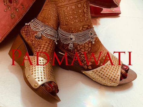 Bridal Payal Wedding Silver, Bridal Payal Wedding, Dulhan Payal Design 2023, Dulhan Payal Design, Payal Designs Silver For Bride, Bride Payal, Leg Anklets, Bridal Payal, Payal Design