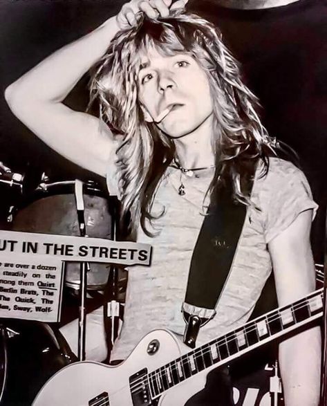 Randy Rhodes, Quiet Riot, Best Guitar Players, Rock Guitarist, Best Guitarist, Guitar Players, Raquel Welch, Band Photos, Guitar Hero