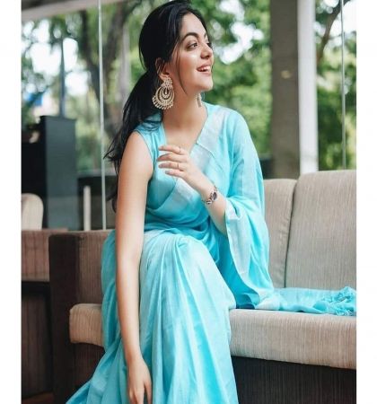 Buy Handloom Pure Linen Sarees Online | Paarijaatham Sky Blue Saree, Indian Sari Dress, Saree Poses, Sari Dress, Indian Saree Blouses Designs, Indian Fashion Saree, Saree Photoshoot, Poses Women, Saree Models