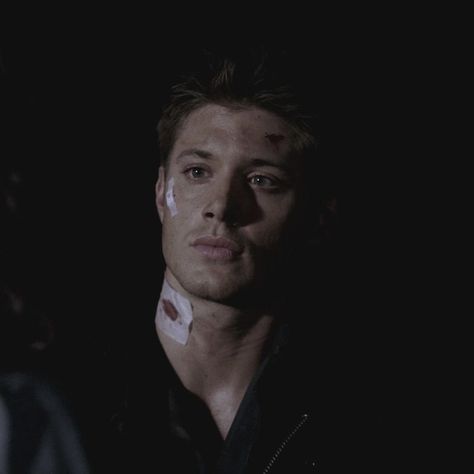 Dean Supernatural, Supernatural Wallpaper, Supernatural Pictures, John Winchester, Tv Supernatural, Supernatural Dean, Winchester Brothers, Supernatural Cast, Supernatural Fandom