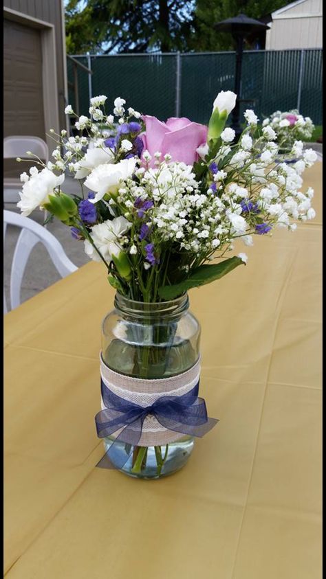 Ribbon Vase Ideas, Ribbon Around Vase, Vase With Ribbon, Diy Flower Vase, Vases Centerpieces, Glass Vases Centerpieces, Memorial Services, Fake Flower Arrangements, Vase Ideas