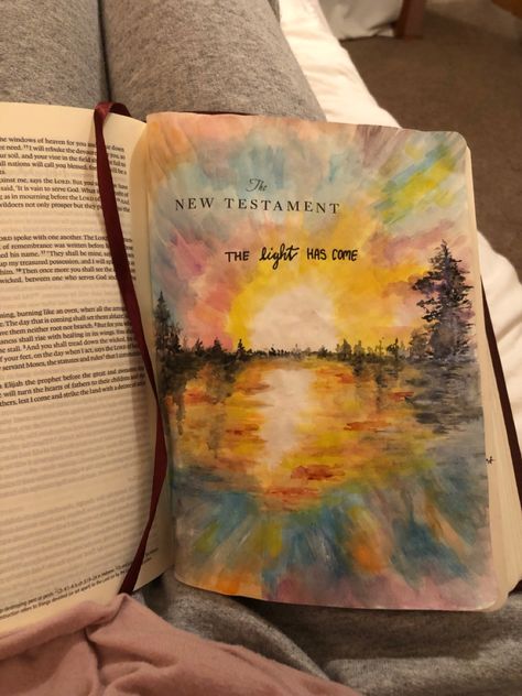 Bible Doodles Simple Art Journaling, Bible Watercolor Journaling, Journaling Bible Aesthetic, Drawing In Bible, Bible Journaling Drawings, Bible Painting Ideas, Bible Art Journaling Ideas, Bible Decorations Ideas, Aesthetic Christian Art