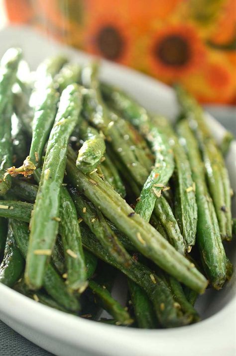 Rosemary Roasted Green Beans - Life's Ambrosia Green Bean Side Dish Recipes, Garlic Green Bean Recipes, Green Beans Side Dish, Watermelon Nutrition Facts, Rosemary Green, Food Nutrition Facts, Garlic Green Beans, Roasted Green Beans, Goat Cheese Salad