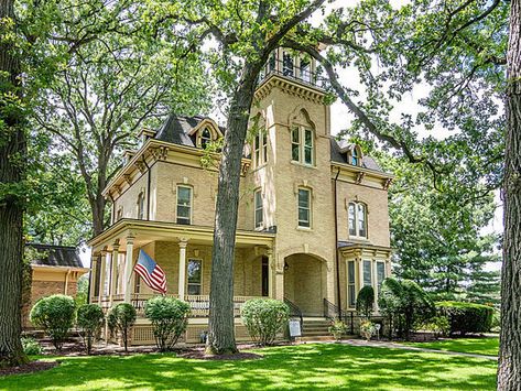 c.1883 Italianate Villa located at: 344 Keystone Ave, River Forest, IL 60305 Majestic Houses, Italianate House, Victorian Architecture Interior, Empire Architecture, Mansion Interior Design, Building Aesthetic, River Forest, Victorian Architecture, Victorian Houses