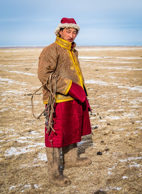 Horsemen wear beautiful clothes and boots to fight the extreme cold weather. Temperatures in winter often drop below -30C. It is a tough life. Extreme Cold Winter Outfits, Cold Weather Clothes, Weather Clothes, Extreme Cold Weather, Winter Outfits Cold, Cold Weather Outfits, Beautiful Clothes, Photo Essay, Cold Winter