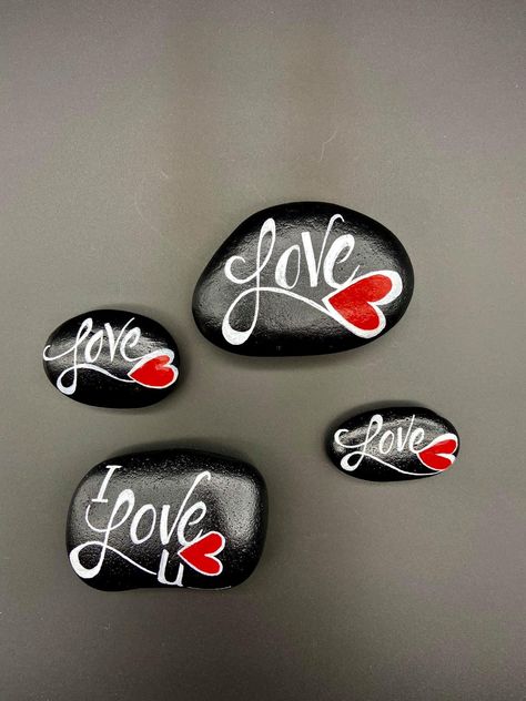 Valentine Day Rock Painting Ideas, Painted Rocks For Valentines Day, Valentine Rock Painting Ideas Easy, I Love You Rock Painting, Love Painted Rocks, Valentines Day Rocks, Valentines Rocks Painted, Wedding Rock Painting, Rock Painting Hearts