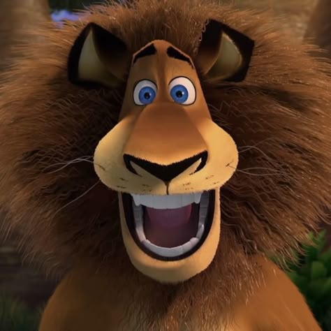 Madagascar Human, Alex The Lion Madagascar, Alex And Gia, Alex Madagascar, Madagascar Wallpaper, Funny Roast, Aaliyah Fashion, Alex The Lion, Madagascar Movie