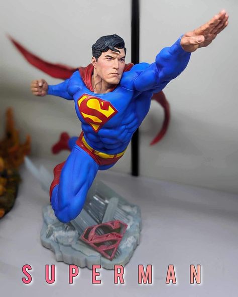 🔻 SUPERMAN 𝐷𝑖𝑔𝑖𝑡𝑎𝑙𝑙𝑦 𝑠𝑐𝑢𝑙𝑝𝑡𝑒𝑑 𝑏𝑦 @huellacolecciones 𝐼𝑛 𝘩𝑎𝑛𝑑 𝑝𝘩𝑜𝑡𝑜𝑠 𝑏𝑦 Prince George #superman #supermanpunch #supermanfan #clarkkent… | Instagram Superman Poses, Superman Reference, Superhero Statues, Superman Pose, Superman Statue, Hand Photos, Superman Figure, Superman Action Figure, Marvel Figures