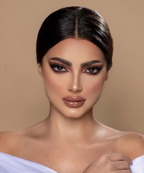 Middle East Makeup, East Makeup, Middle Eastern Makeup, Eastern Makeup, Feminine Makeup, Decent Wallpapers, Lori Harvey, Dark Feminine, Ideas Birthday