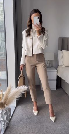 Khaki Outfit Women, Work Event Outfit, Business Casual For Women, Networking Event Outfit, Event Outfit Ideas, Networking Outfit, Business Casual Dress Code, Smart Casual Work Outfit, Chic Business Casual