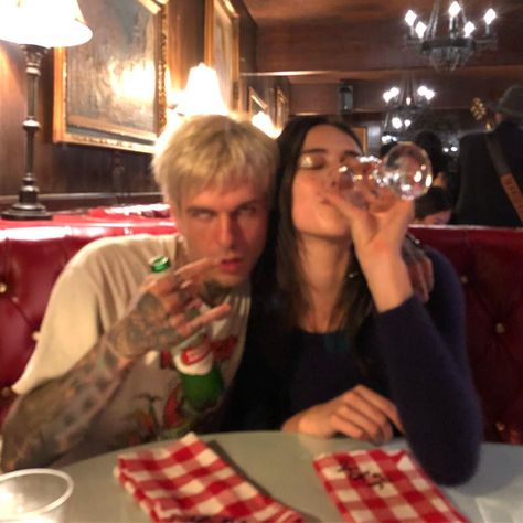 DEVON CARLSON🦋🍒🌈 on Instagram: “im on 11 again” Devon Carlson, Jesse Rutherford, Divorced Parents, Oxford England, Divorce And Kids, The Love Club, Mode Inspo, Best Couple, Devon