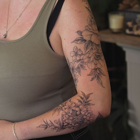 Melanie 🌸 | Finished floral wrap around for Sanne 🌺🌸🌷💐 thank you for the fun sessions! Upper arm is a few months healed :) #floraltattoo #flowertattoo… | Instagram Floral And Mountain Sleeve Tattoo, Tattoo Sleeve Different Styles, Quarter Sleeve Flower Tattoo, Upper Arm Floral Wrap Tattoo, Floral Wrap Around Tattoo Upper Arm, Flower Trail Tattoo, Bicep Floral Tattoo, Upper Arm Wrap Tattoos For Women, Wrap Around Shoulder Tattoo