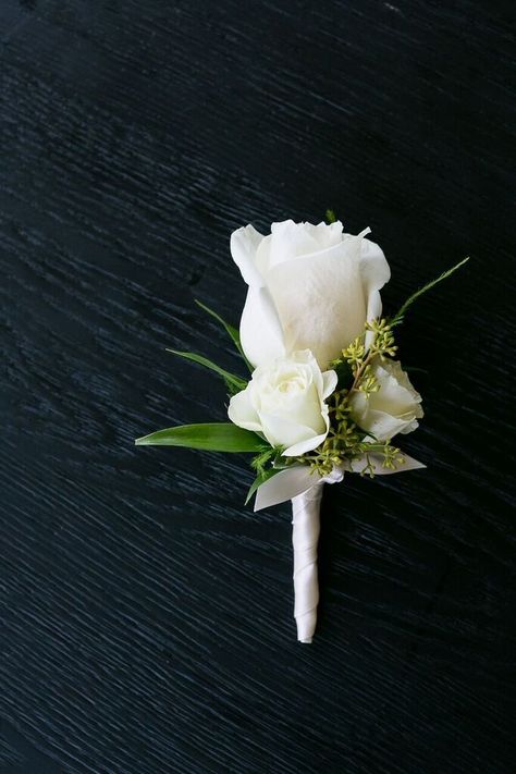 Best Man Boutonniere, Ivory Rose Boutonniere, White Rose Buttonhole Groom Boutonniere, Boutineer For Groom, Boutinnaire Prom, White Rose Buttoniere, Boutineer White Rose, Buttoniere Wedding Boutonnieres Grooms, Small White Rose Boutonniere