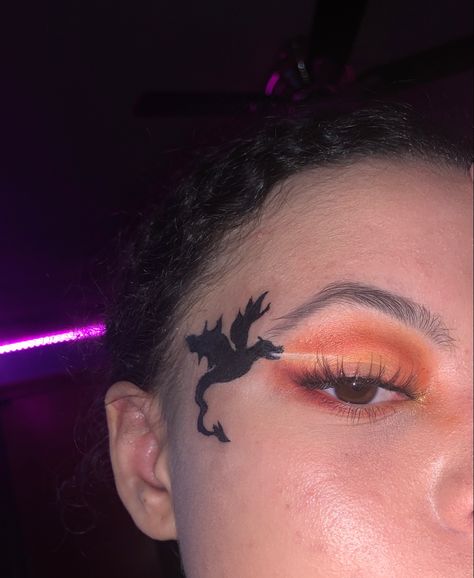 makeup
eyeshadow
crazy makeup
crazy eyeshadow
dragon
dragon makeup
fire
fire makeup
makeup looks Dragon Eye Makeup, Dragon Eyeliner, Dragon Makeup, Makeup Themes, Easy Makeup, Makeup Artistry, Dragon Eye, Artistry Makeup, The Dragon